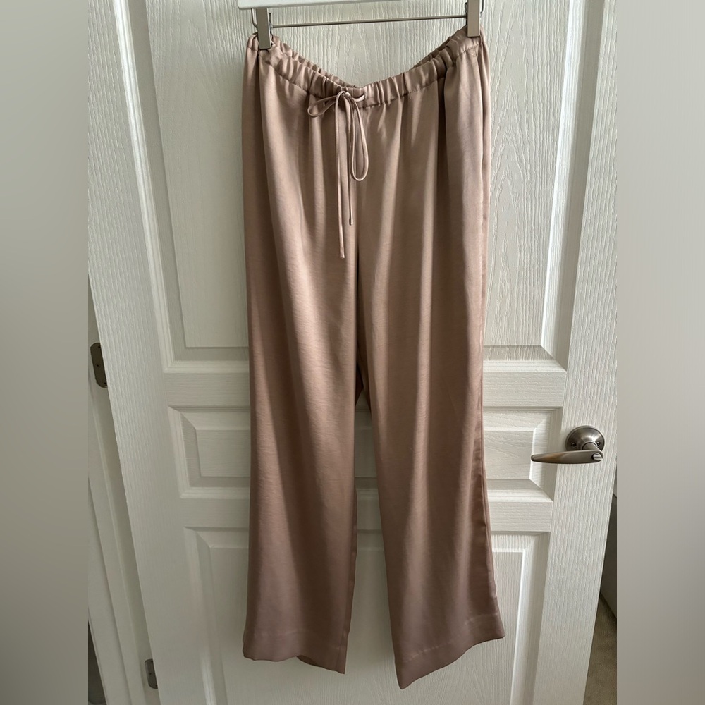 Banana Republic Wide Leg Satin Pull on Pant